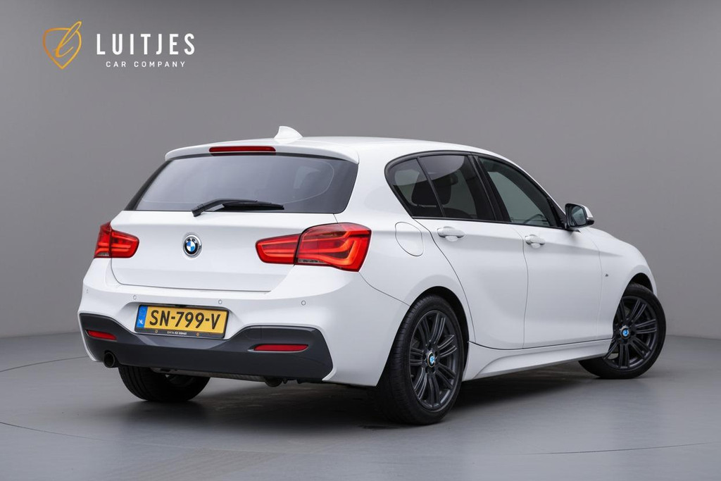 BMW 1 Serie 118i M-Sport AUT8 I Carplay I Camera I Harman/Kardon I Alcantara I Dealer-onderhouden 51512617-1.jpg | Luitjes Car Company