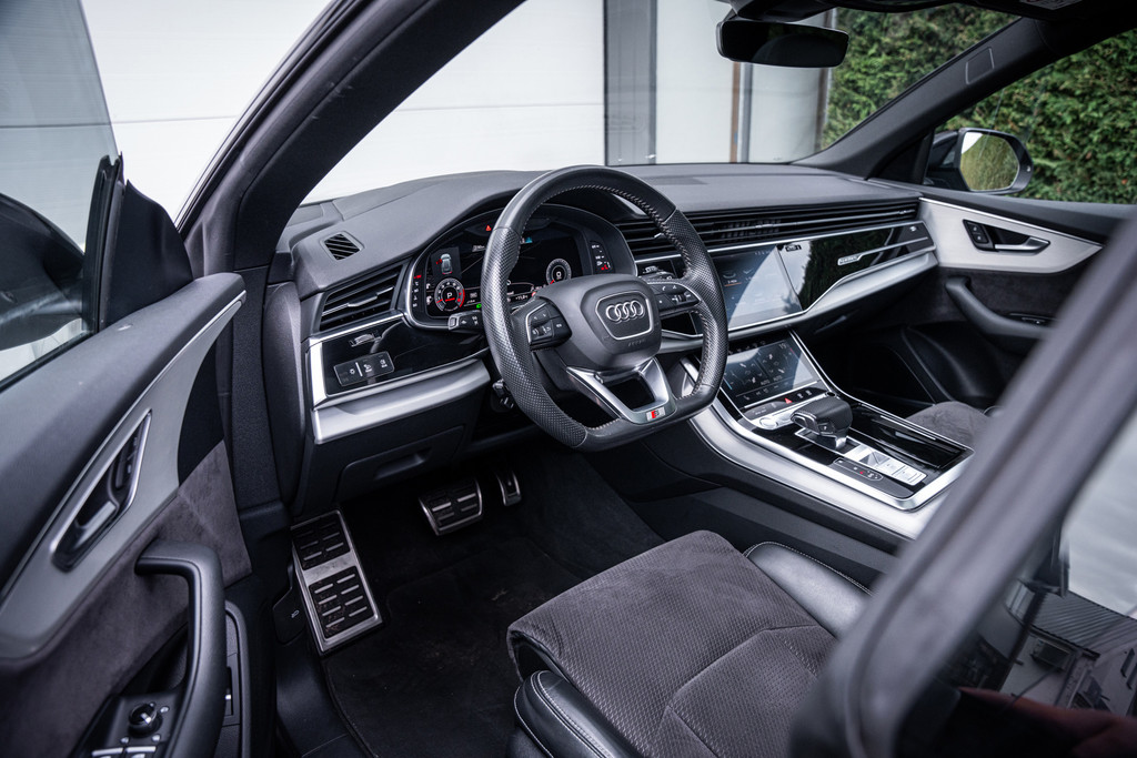 Audi Q8 55 TFSI quattro S-line I Panorama I B&O I Luchtvering I Matrix I HuD I Camera I Elek.-trekhaak I Dealer-onderhouden 51633405-2.jpg | Luitjes Car Company