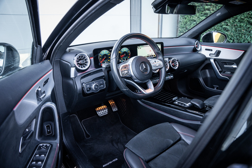 Mercedes-Benz A-Klasse 200 AMG I Pano I Sfeerverl. I Org.NL I Camera I Stoelmemo I Multibeam I 1e-eig I Dealer-o.h. 51917006-2.jpg | Luitjes Car Company