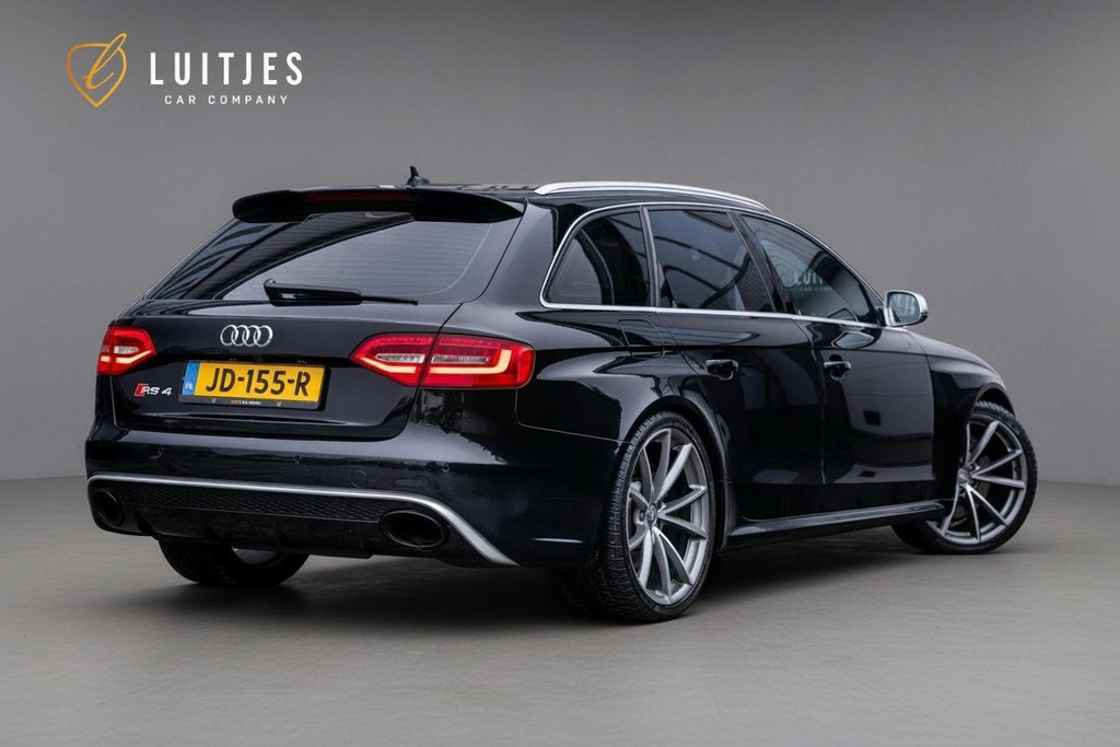 Audi A4 Avant RS4 4.2 V8 450pk quattro I Carbon I 52247177-1.jpg | Luitjes Car Company