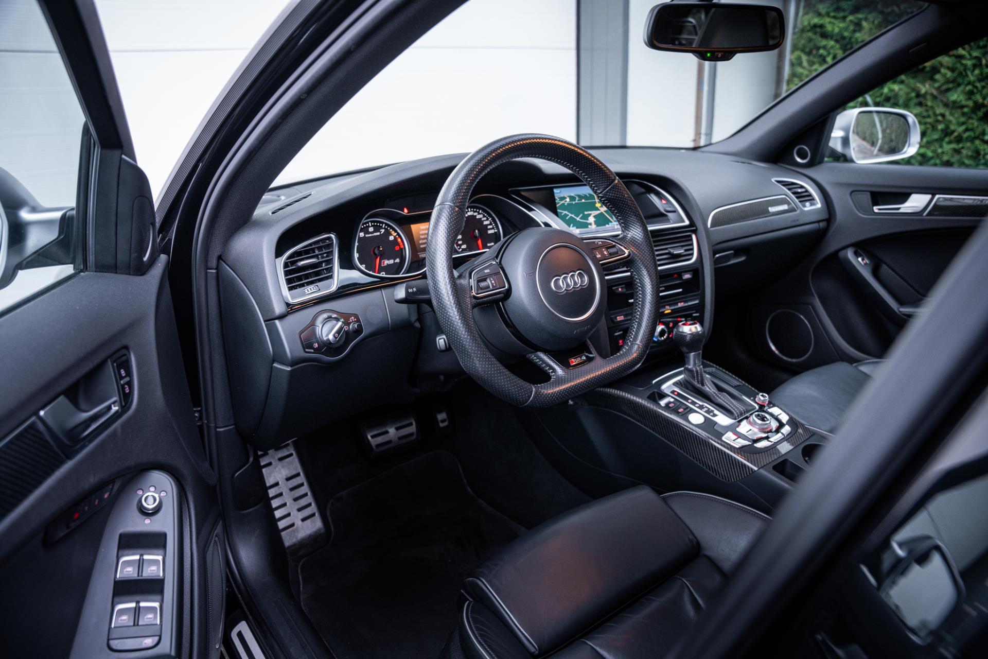 Audi A4 Avant RS4 4.2 V8 450pk quattro I Carbon I 52247177-2.jpg | Luitjes Car Company