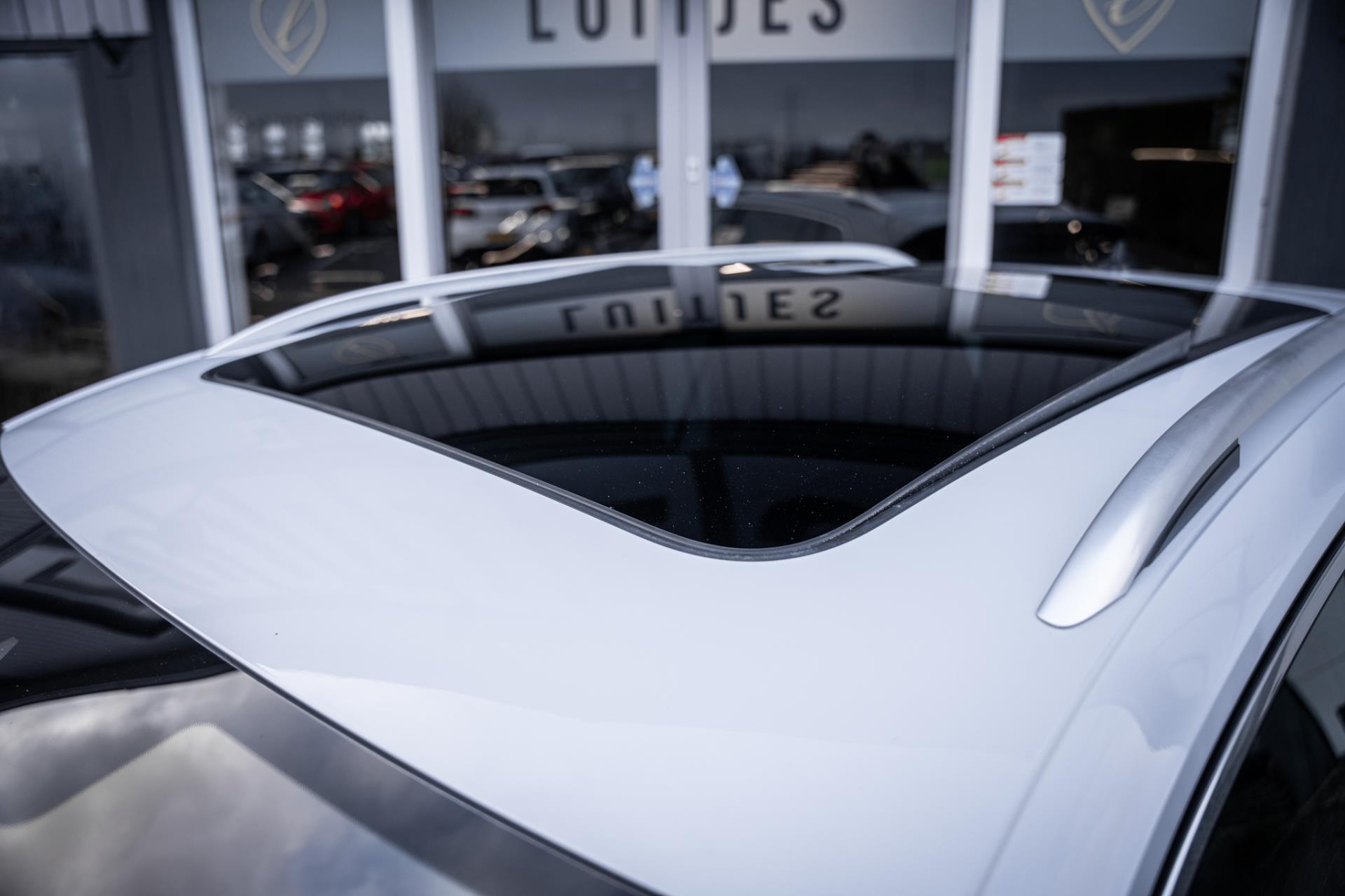 Volkswagen Tiguan 2.0 TSI 230pk 4Motion R-Line I Pano I 52247398-1.jpg | Luitjes Car Company