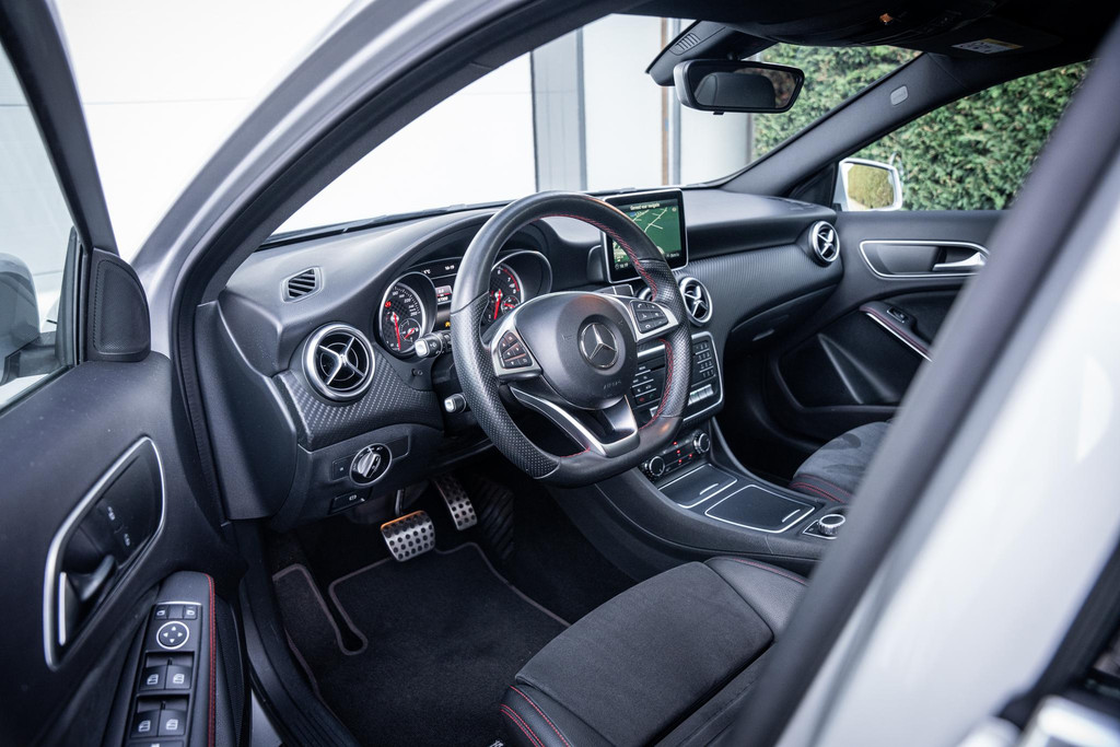 Mercedes-Benz A-Klasse 180 AMG 52828596-2.jpg | Luitjes Car Company