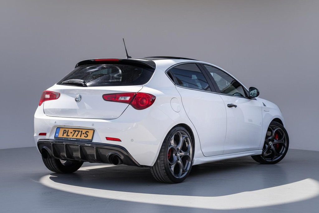 Alfa Romeo Giulietta 1.7 TBi 241pk Quadrifoglio Verde 53191492-1.jpg | Luitjes Car Company