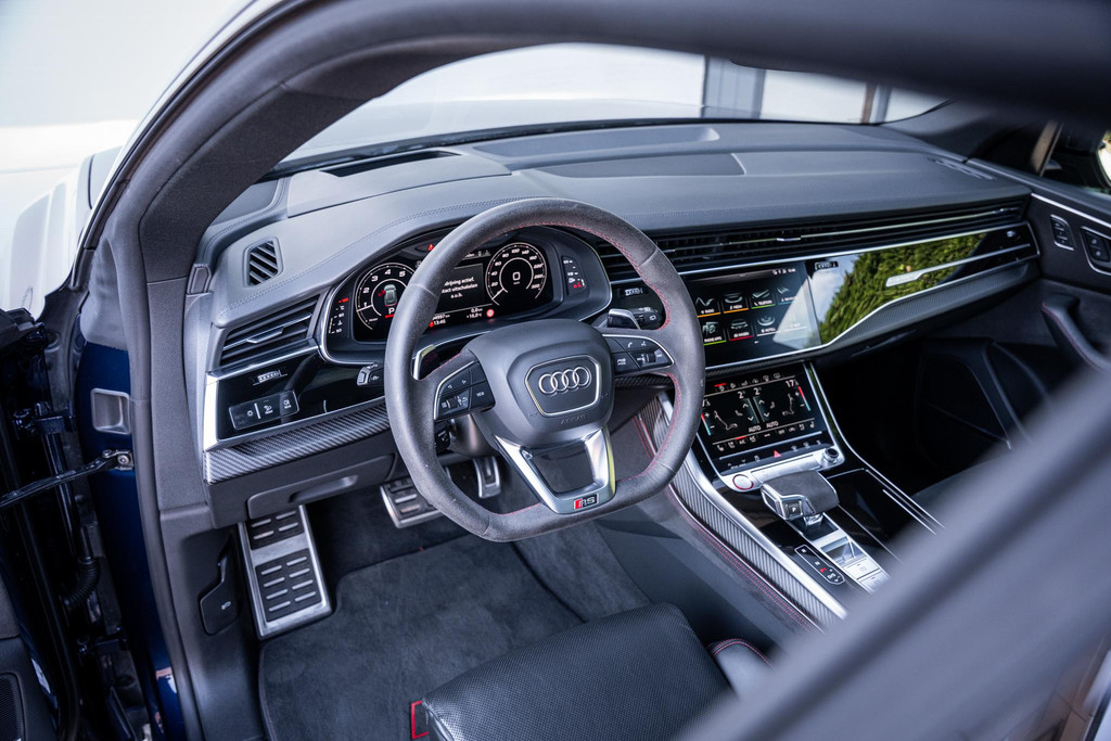 Audi Q8 4.0 TFSI RS Q8 600pk 53350666-2.jpg | Luitjes Car Company