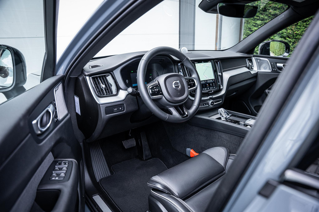Volvo XC60 2.0 T8 455pk AWD Polestar Engineered 53644616-2.jpg | Luitjes Car Company
