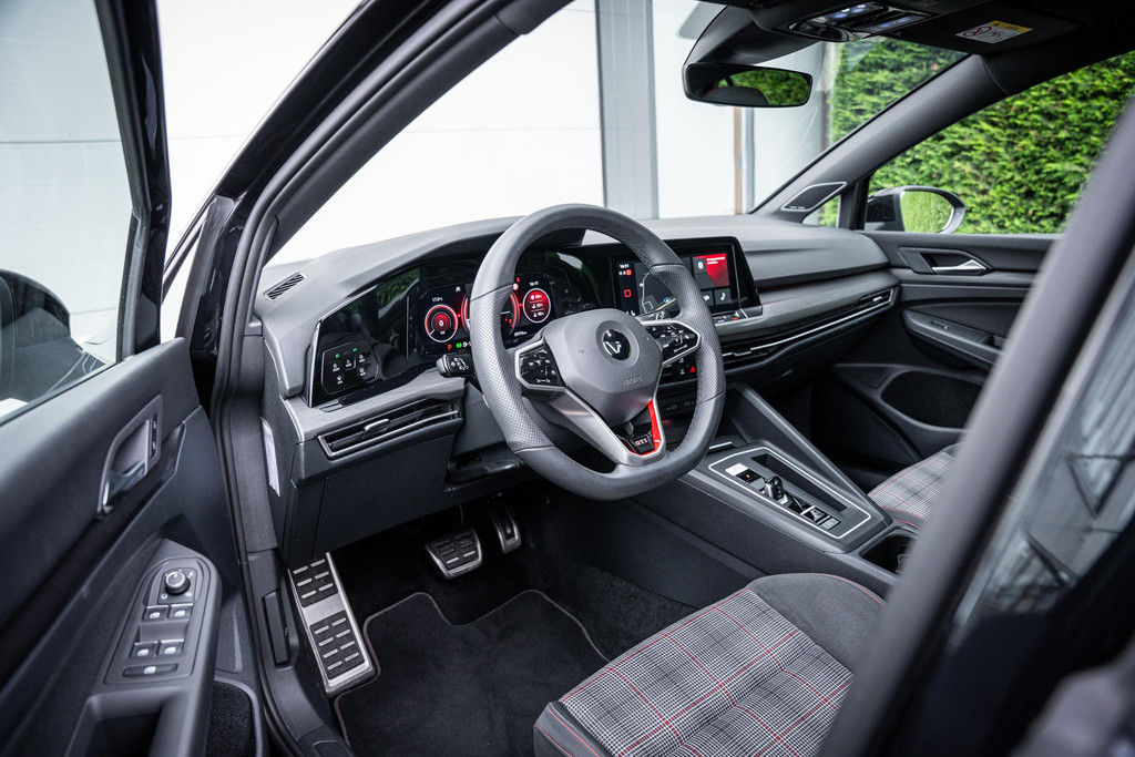 Volkswagen Golf 2.0 TSI GTI 54344492-2.jpg | Luitjes Car Company