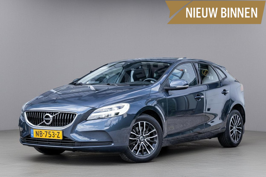 Volvo V40 2.0 T2 Momentum 54647909-0.jpg | Luitjes Car Company
