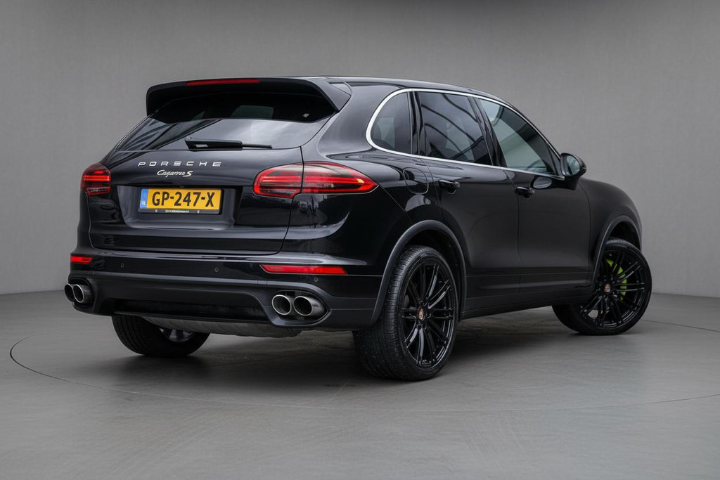 Porsche Cayenne 3.0 S E-Hybrid SportChrono 54647986-1.jpg | Luitjes Car Company