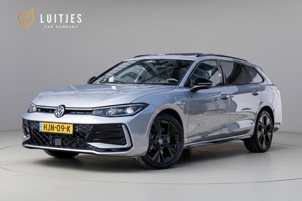 Volkswagen Passat Variant 1.5 eHybrid R-Line Black-Style 54761697-0.jpg | Luitjes Car Company