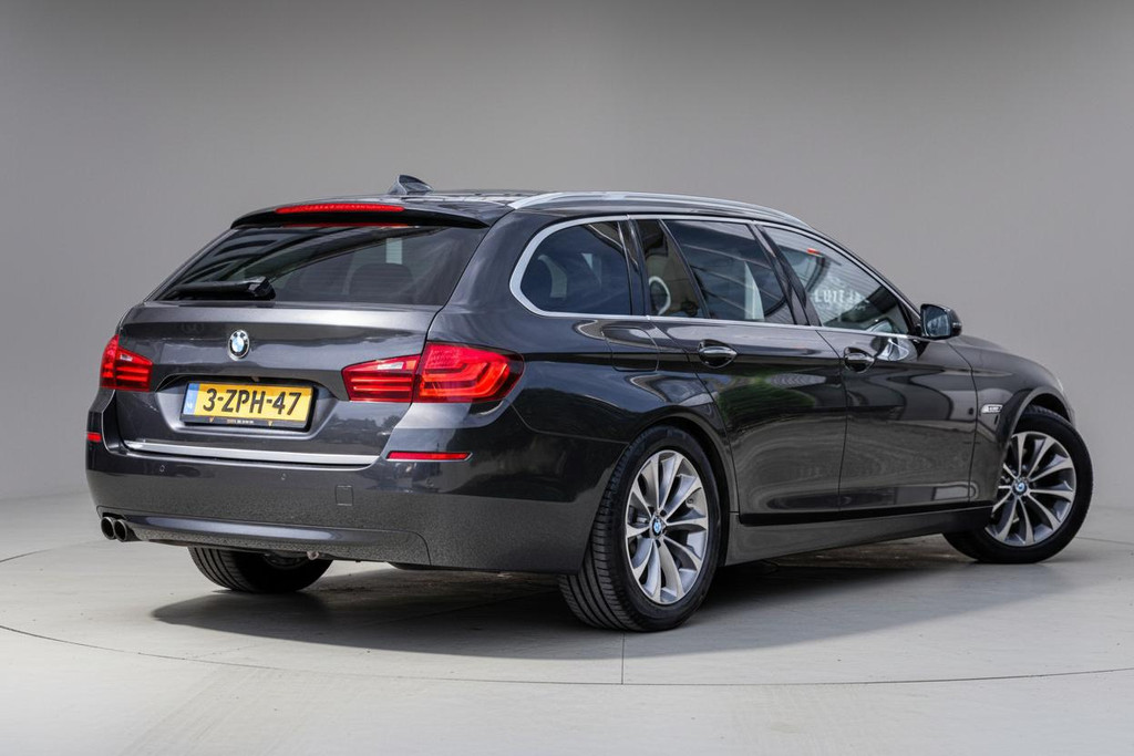 BMW 5 Serie Touring 520i Luxury 54766536-1.jpg | Luitjes Car Company