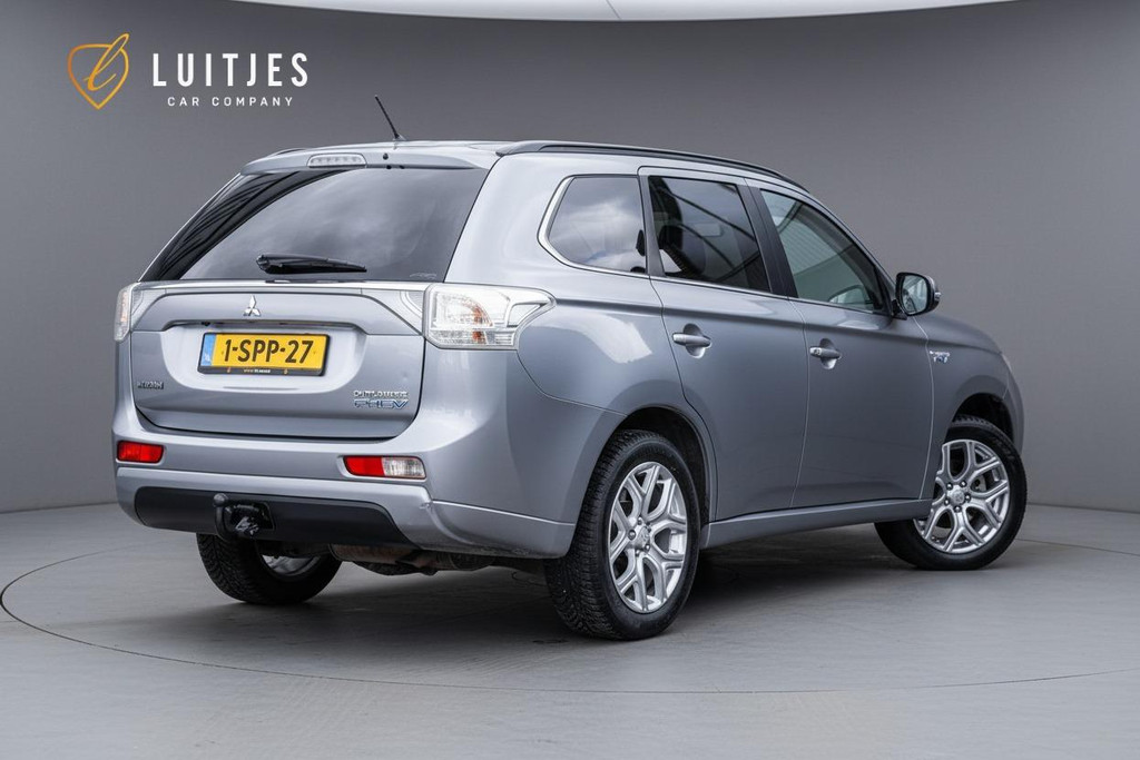 Mitsubishi Outlander 2.0 PHEV Instyle 55530639-1.jpg | Luitjes Car Company