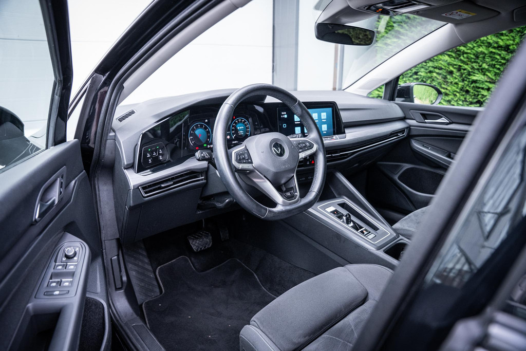 Volkswagen Golf 1.5 eTSI 150pk R-Line 55701013-2.jpg | Luitjes Car Company