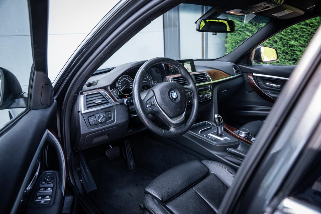 BMW 3 Serie 320i AUT8 High-Executive Luxury 55967877-2.jpg | Luitjes Car Company