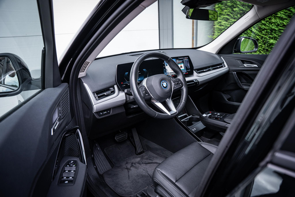 BMW iX1 xDrive30 Launch Edition 67 kWh 56316452-2.jpg | Luitjes Car Company