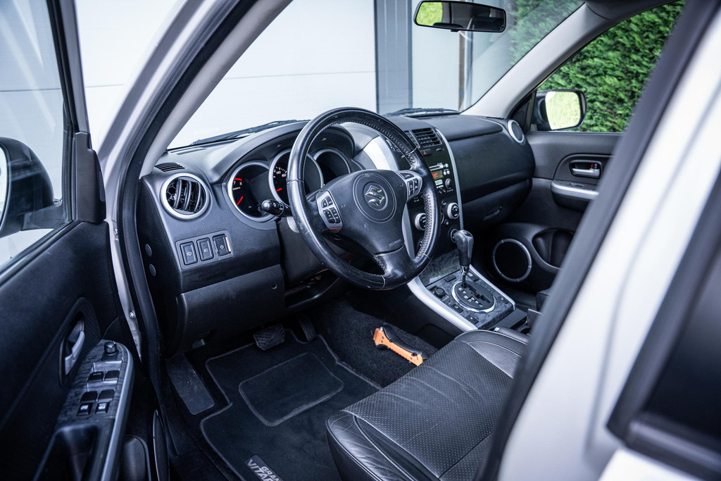 Suzuki Grand Vitara 2.4 4WD 169pk AUT High Executive 56571915-2.jpg | Luitjes Car Company