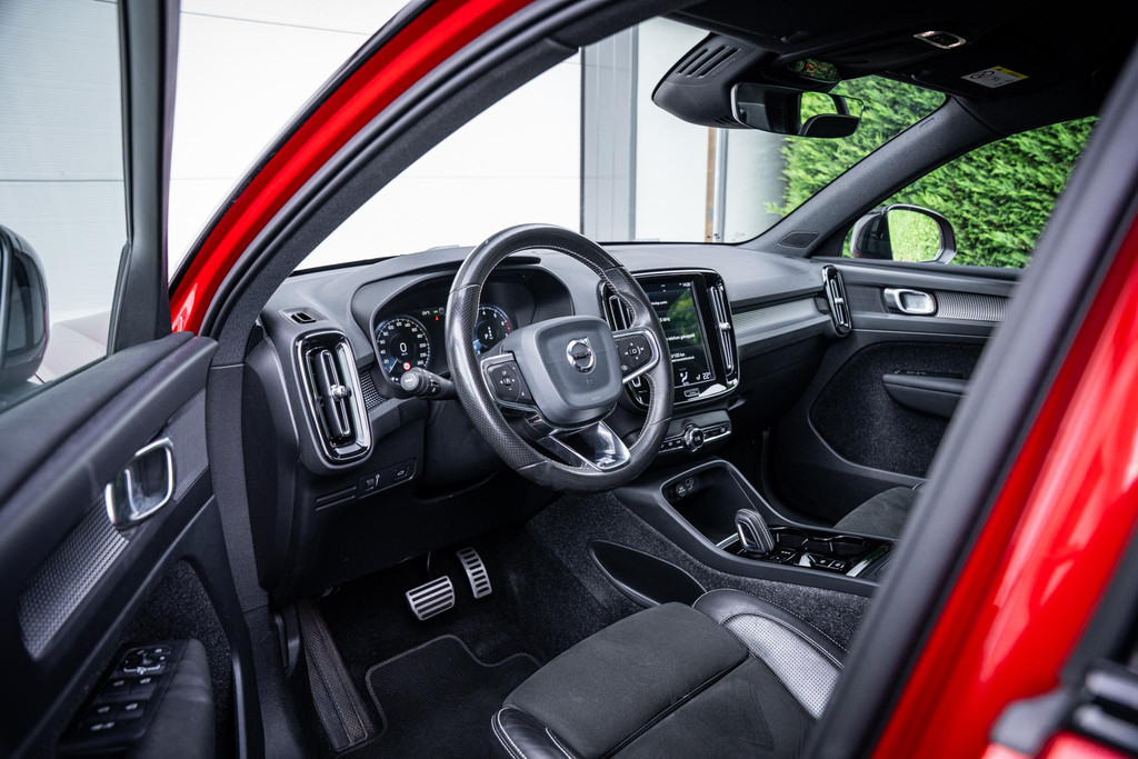 Volvo XC40 T4 2.0 190pk R-Design 56791276-2.jpg | Luitjes Car Company