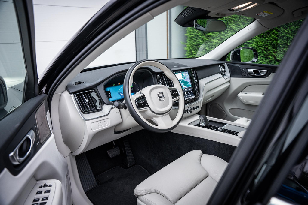 Volvo XC60 2.0 T6 Plug-In Hybrid AWD Plus Bright 56929371-2.jpg | Luitjes Car Company